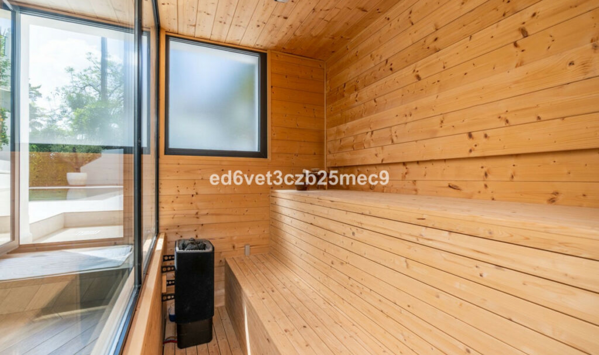 Resale - House -
Nueva Andalucía