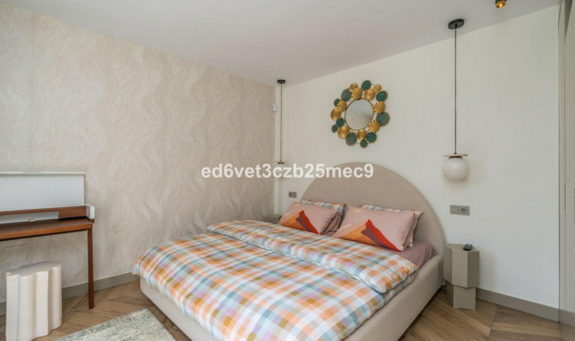 Resale - House -
Nueva Andalucía