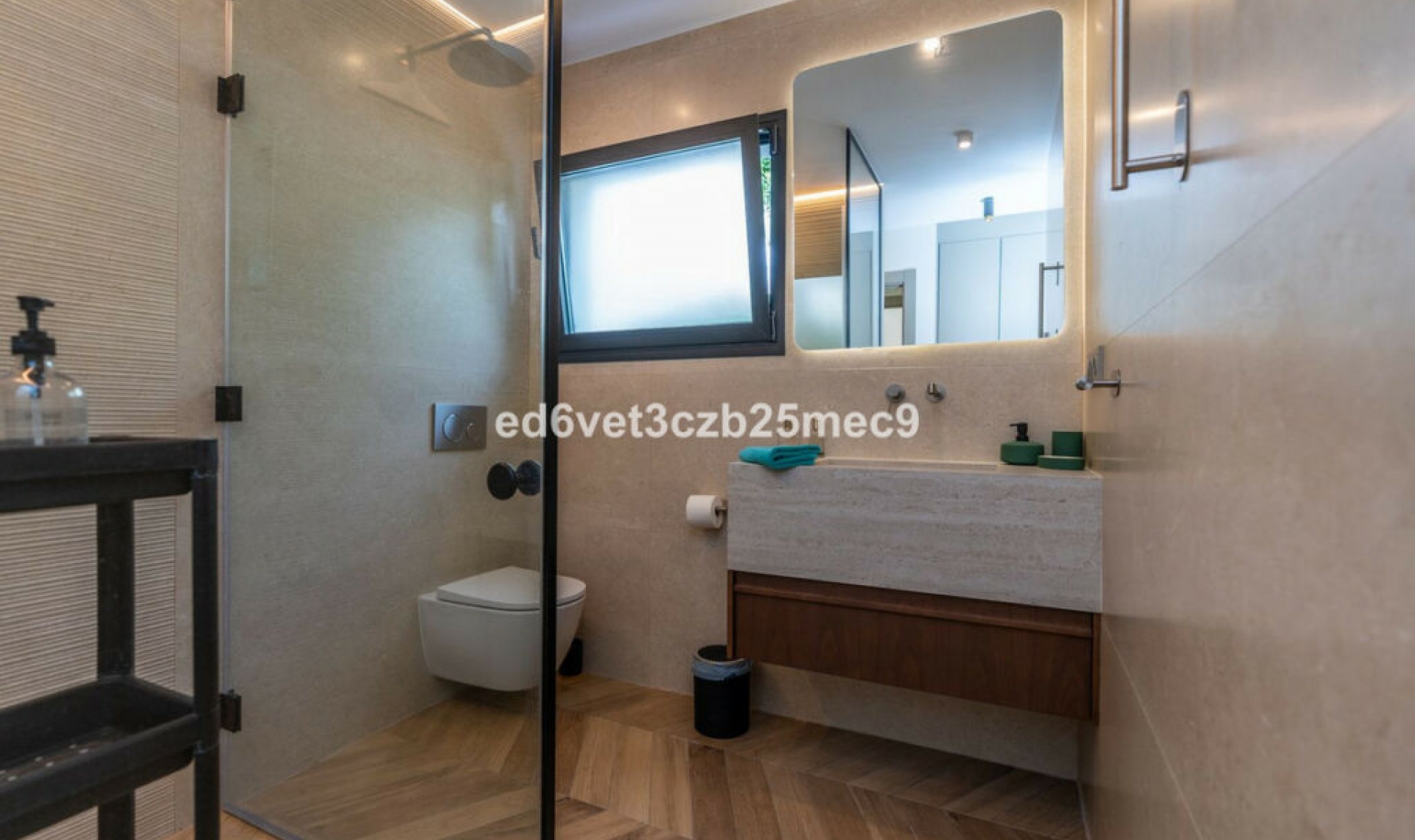 Resale - House -
Nueva Andalucía