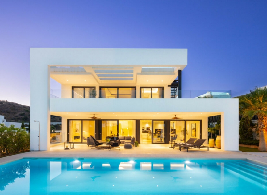 Resale - House -
Nueva Andalucía