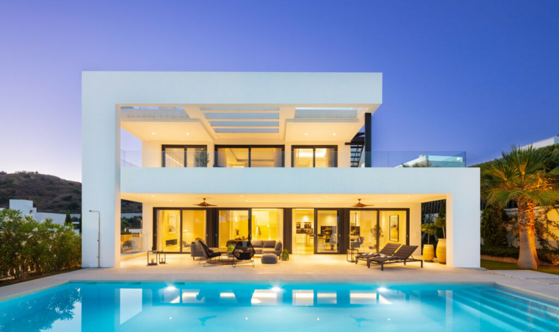 Resale - House -
Nueva Andalucía