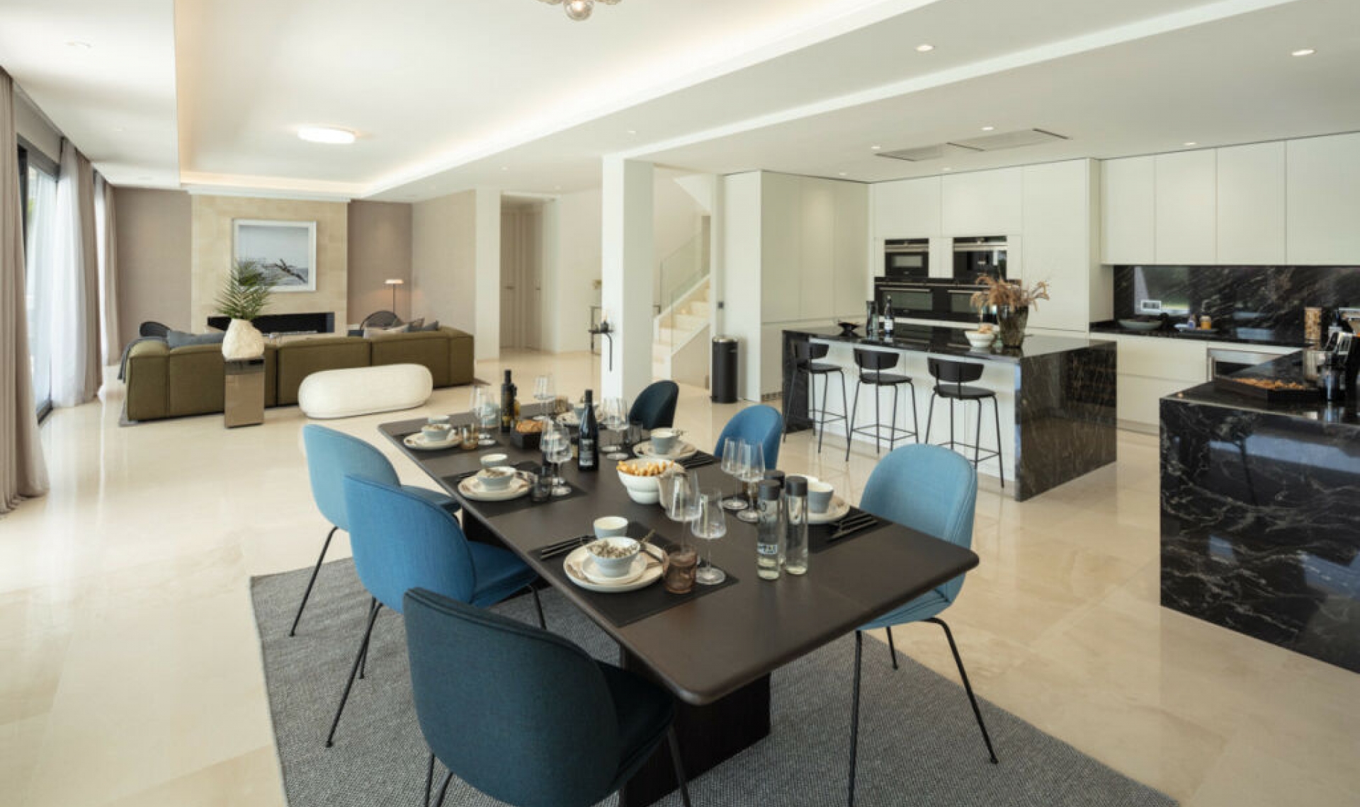 Resale - House -
Nueva Andalucía