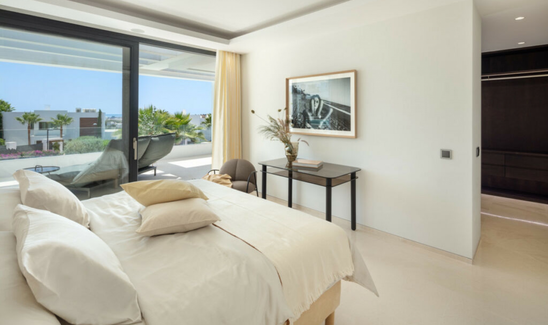 Resale - House -
Nueva Andalucía