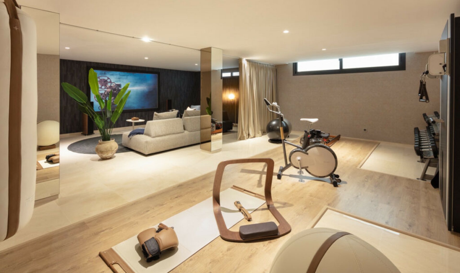 Resale - House -
Nueva Andalucía