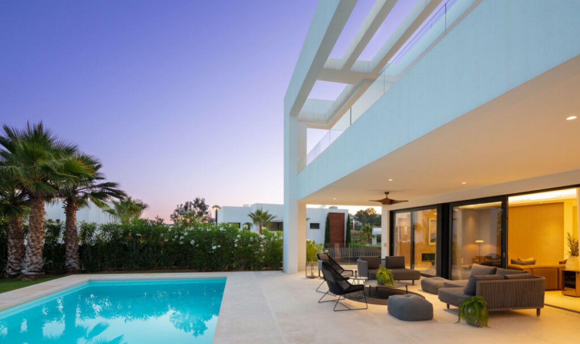 Resale - House -
Nueva Andalucía