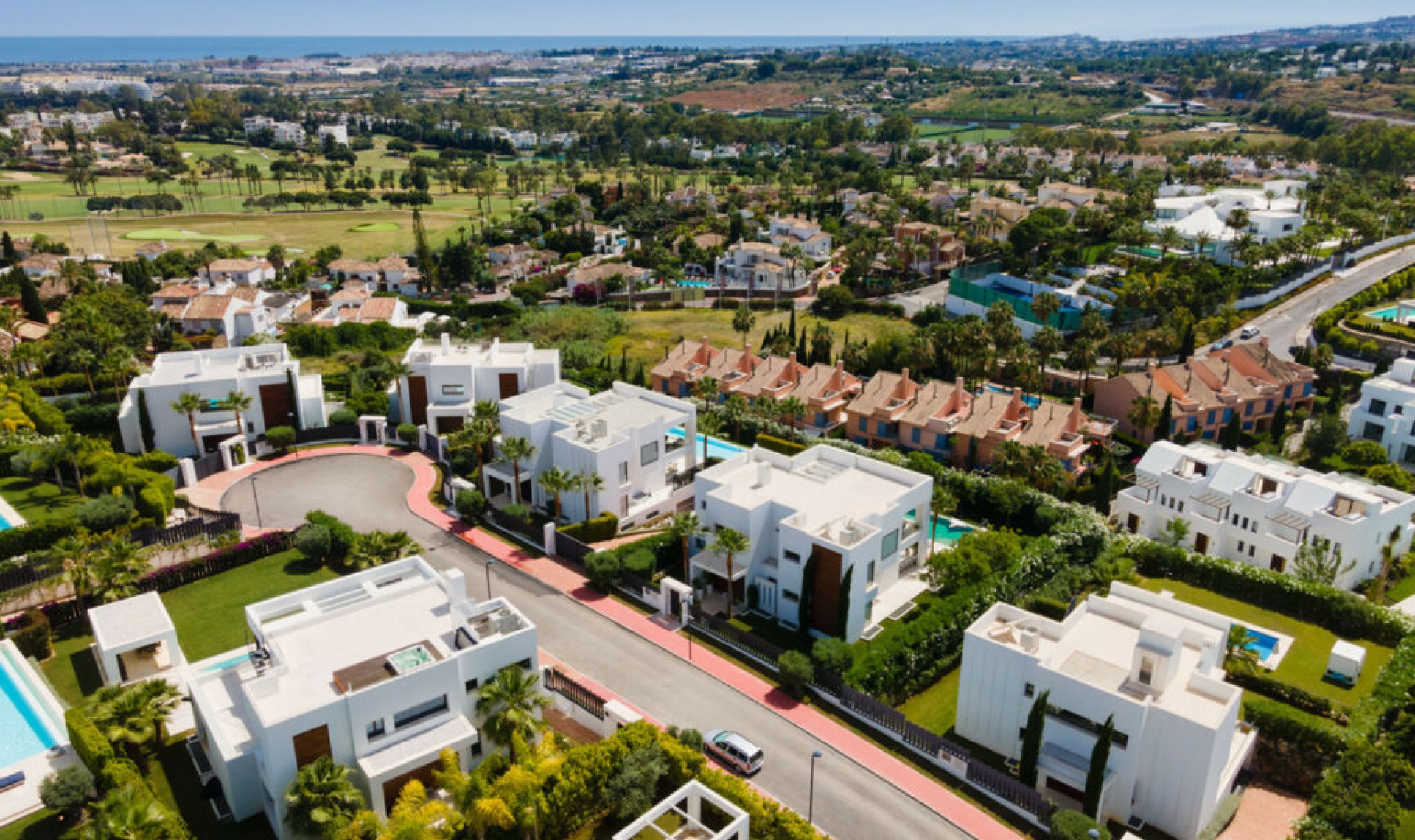 Resale - House -
Nueva Andalucía