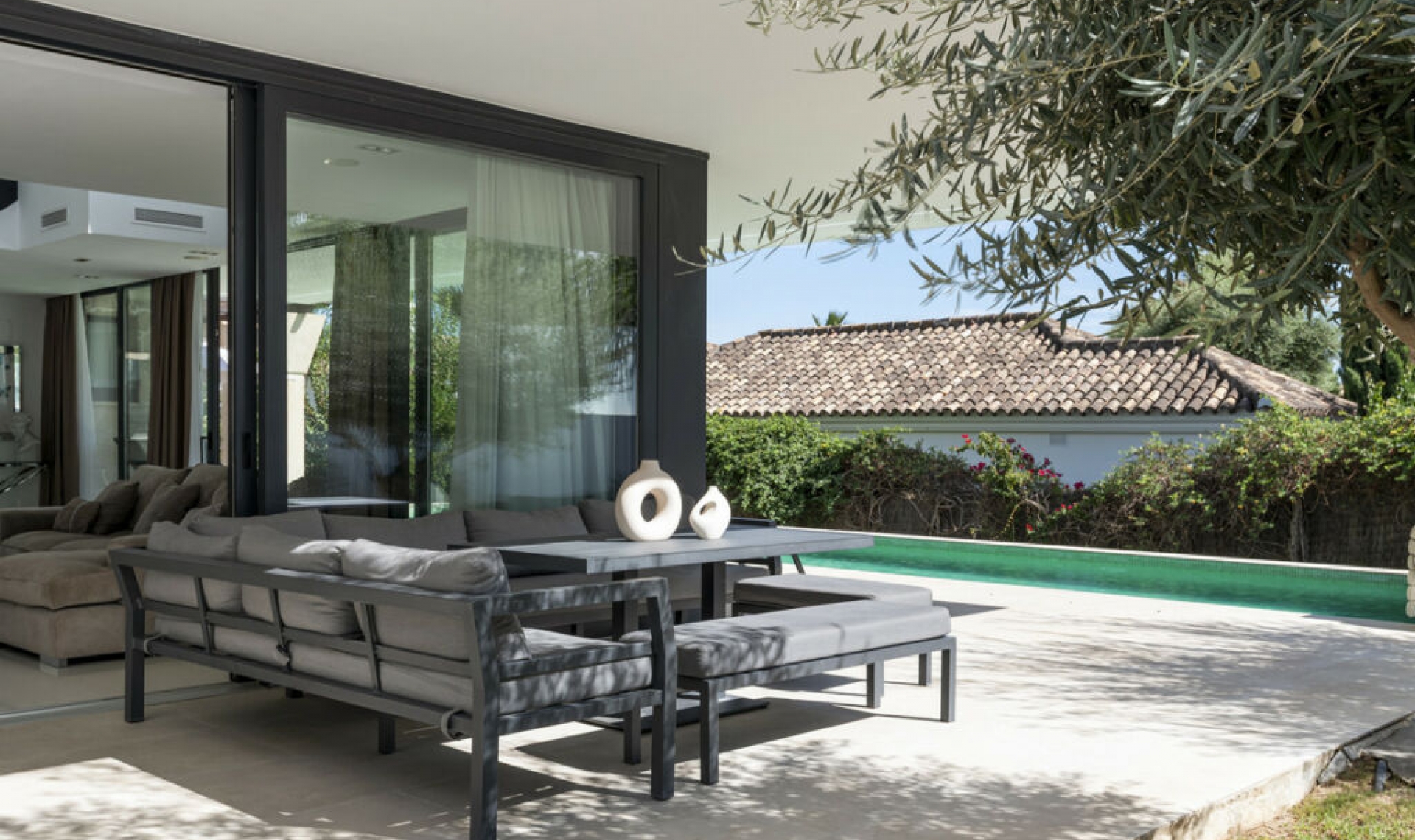 Resale - House -
Nueva Andalucía