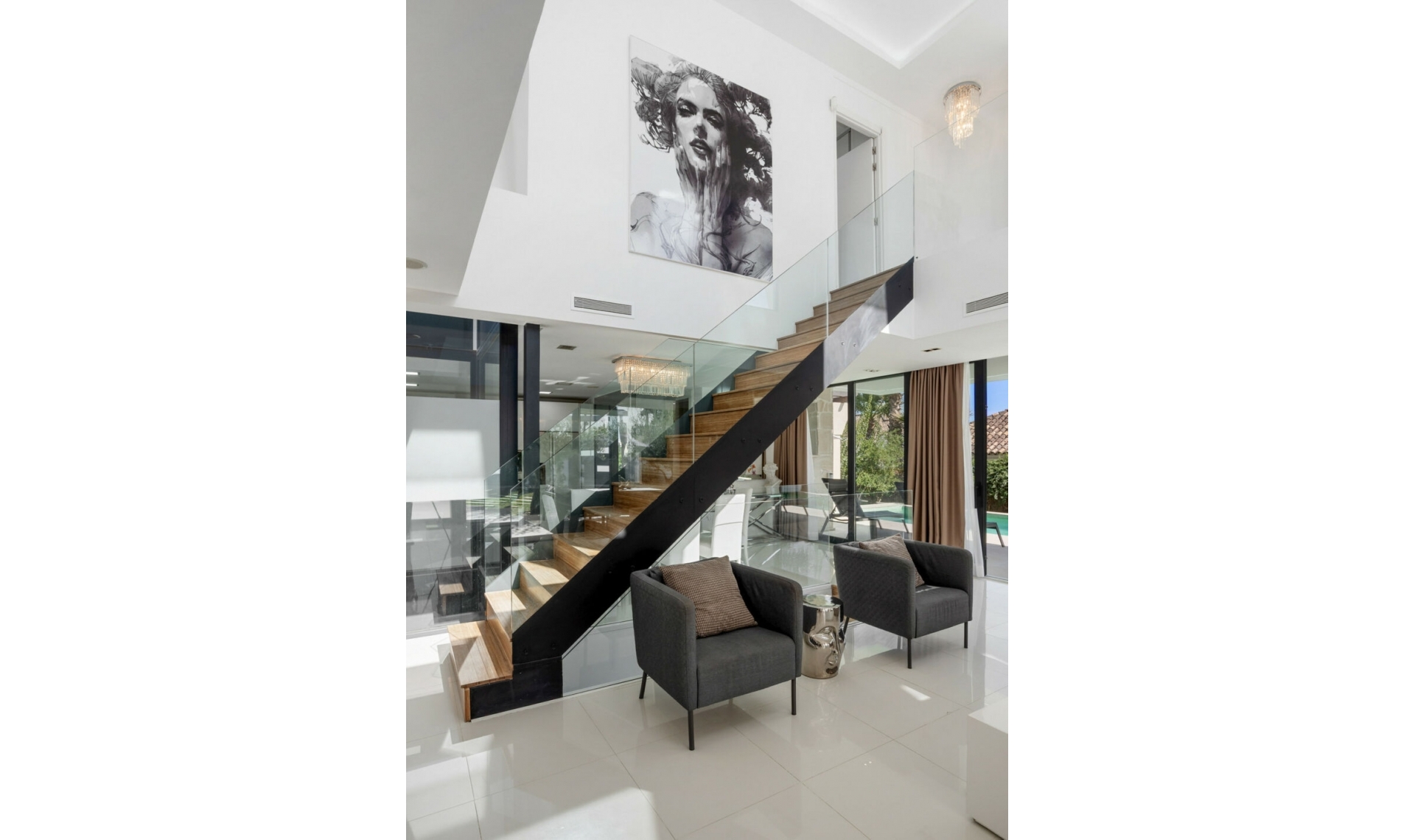 Resale - House -
Nueva Andalucía