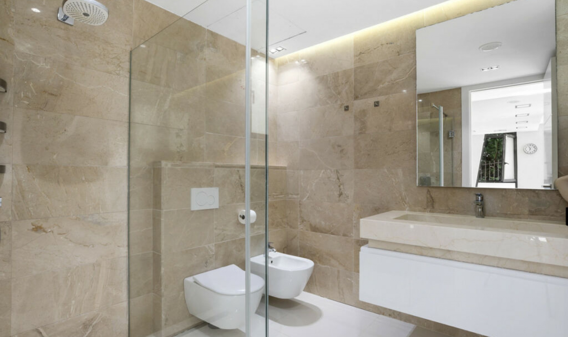 Resale - House -
Nueva Andalucía