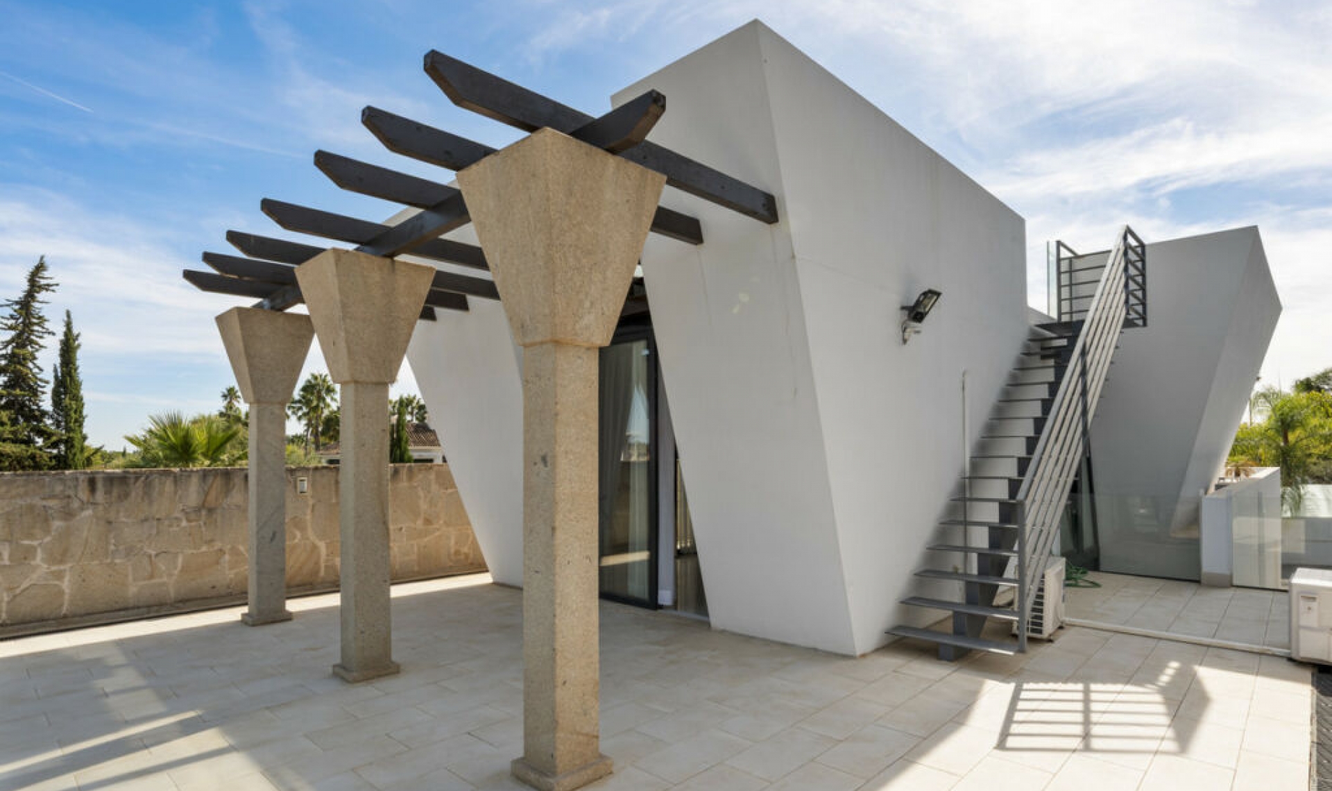 Resale - House -
Nueva Andalucía