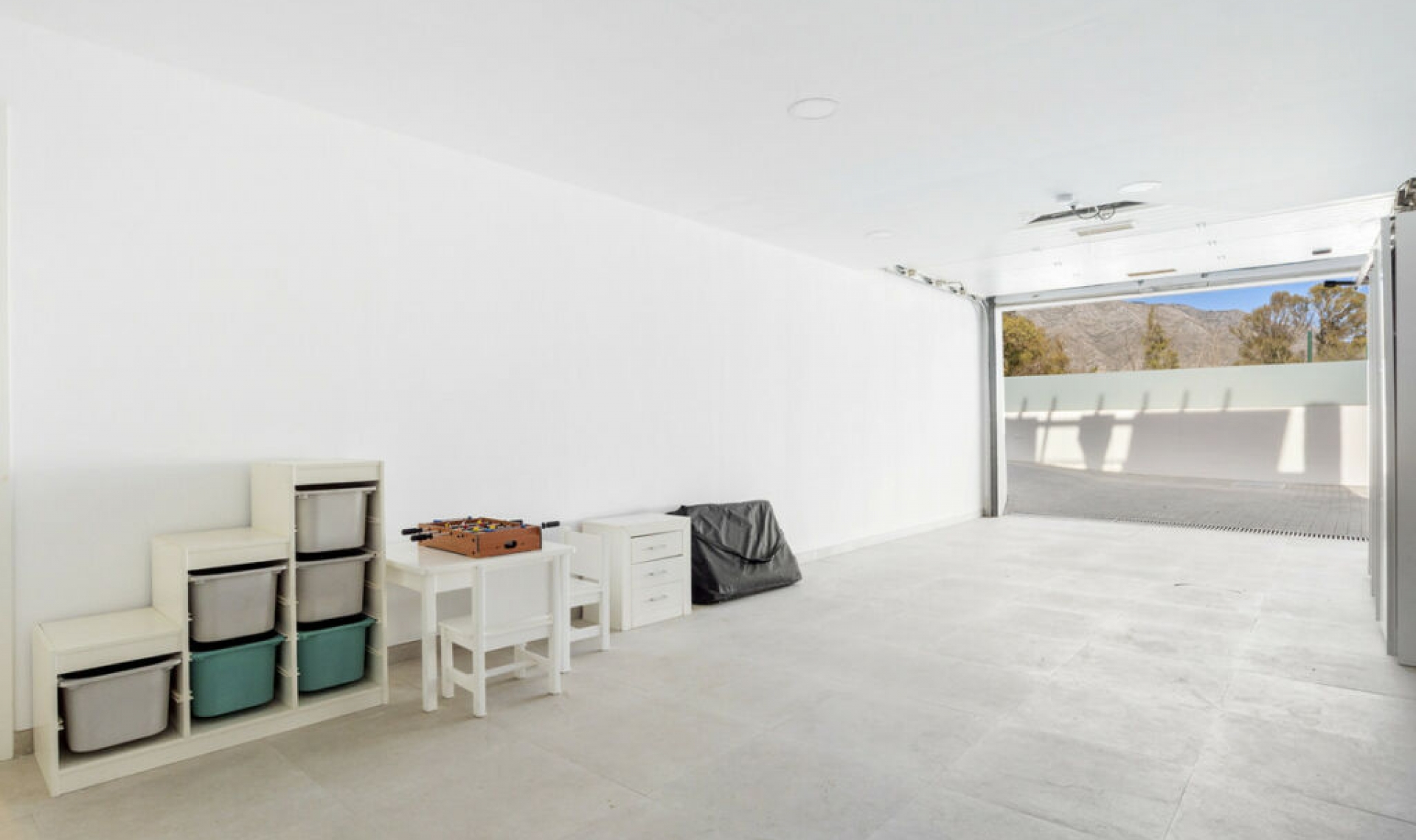 Resale - House -
Nueva Andalucía