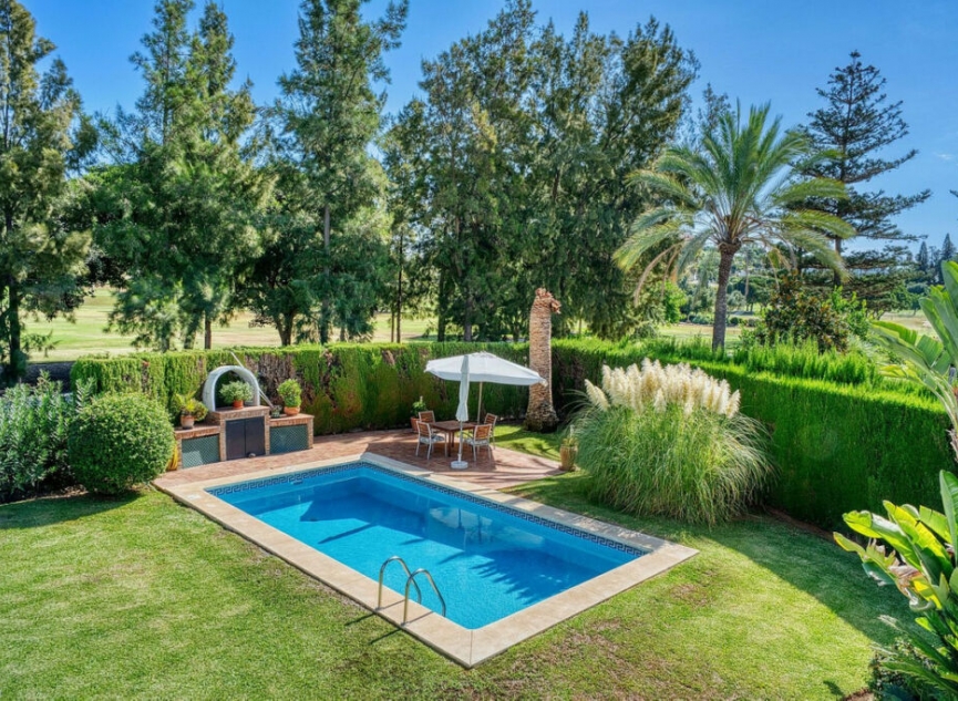 Resale - House -
Nueva Andalucía