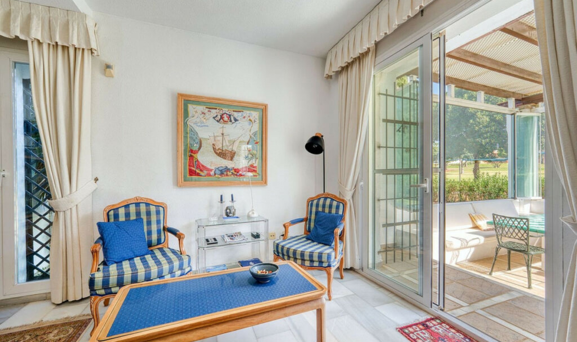 Resale - House -
Nueva Andalucía