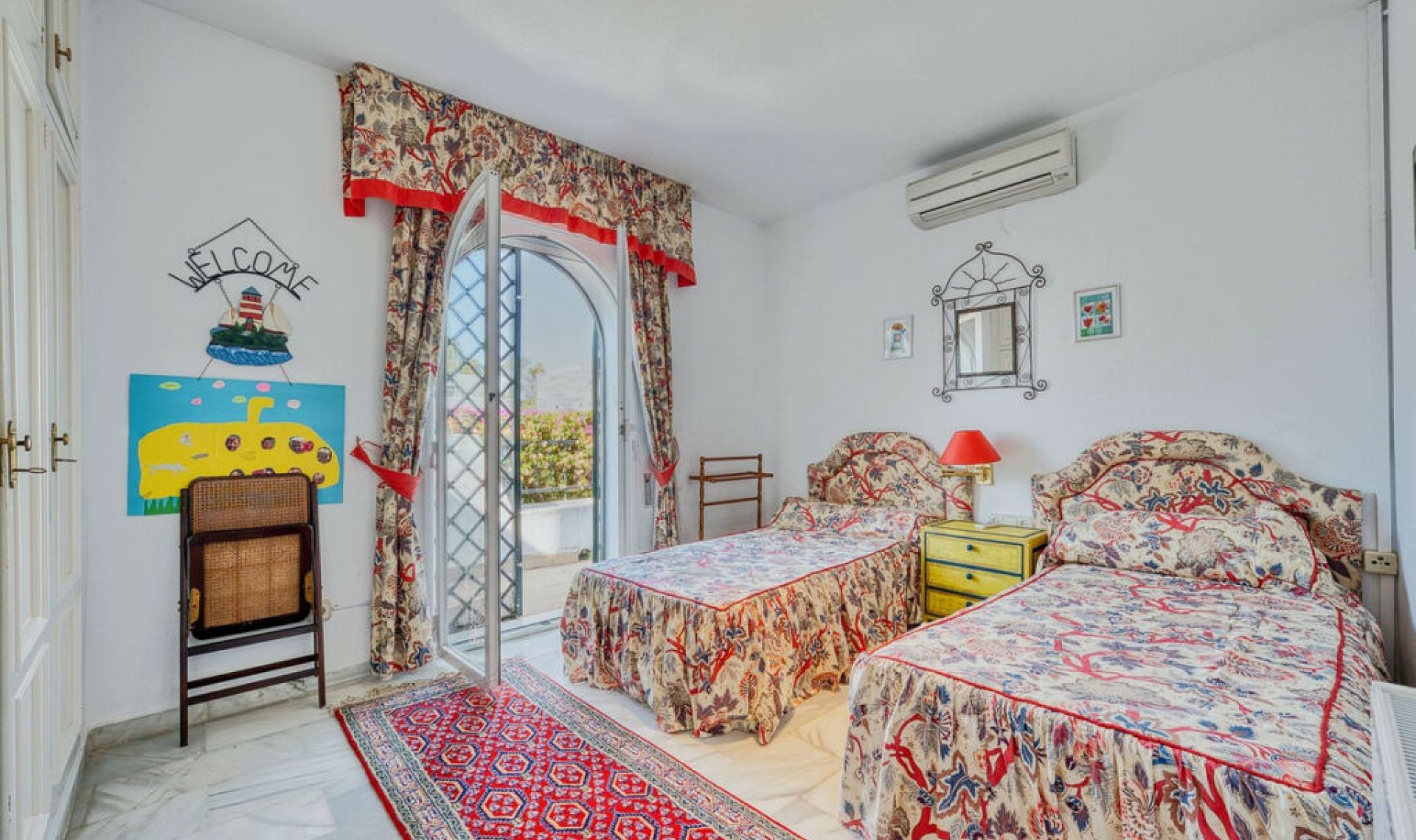 Resale - House -
Nueva Andalucía