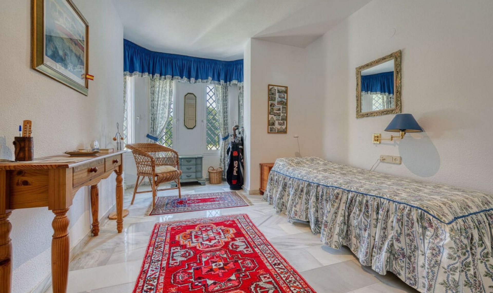 Resale - House -
Nueva Andalucía