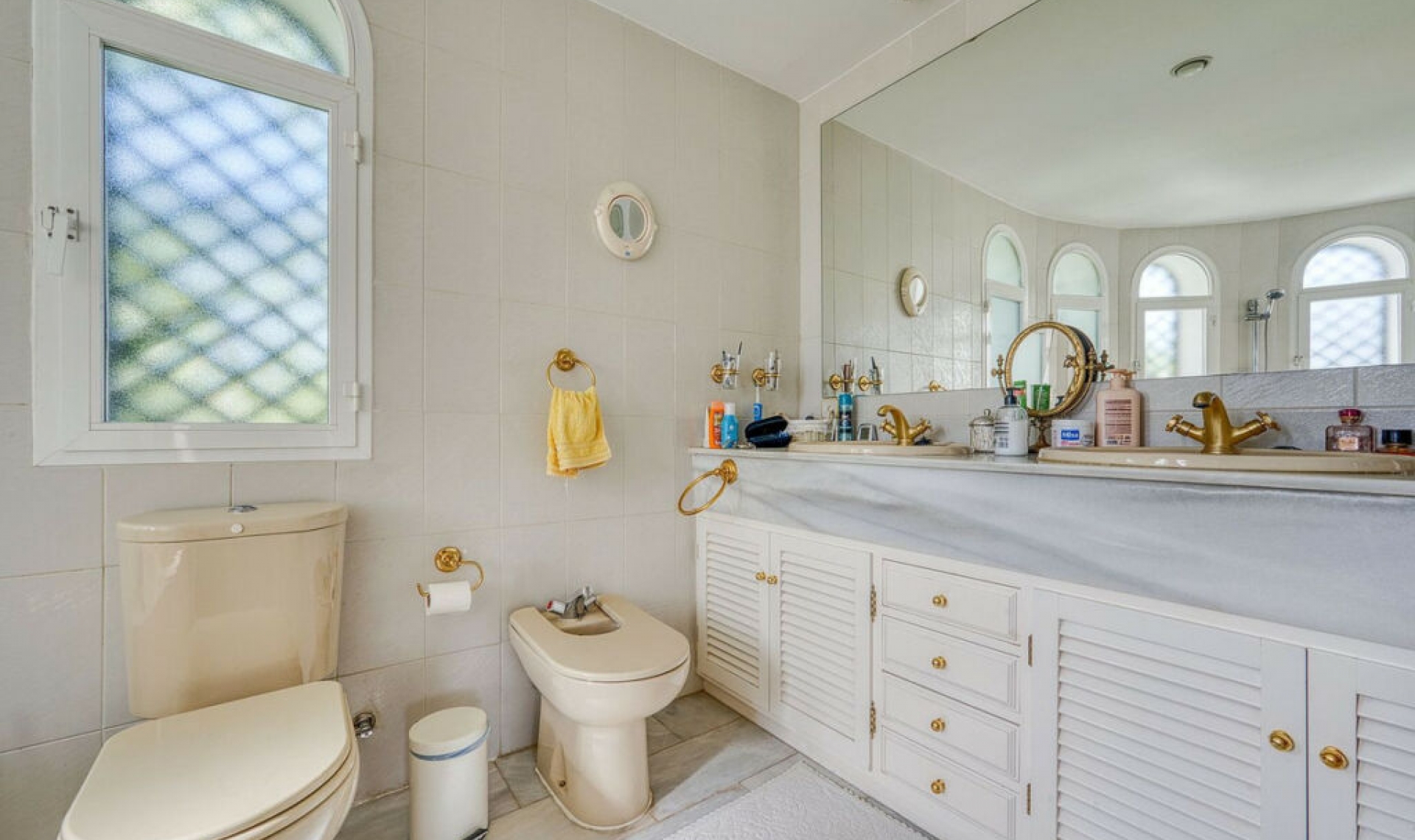 Resale - House -
Nueva Andalucía