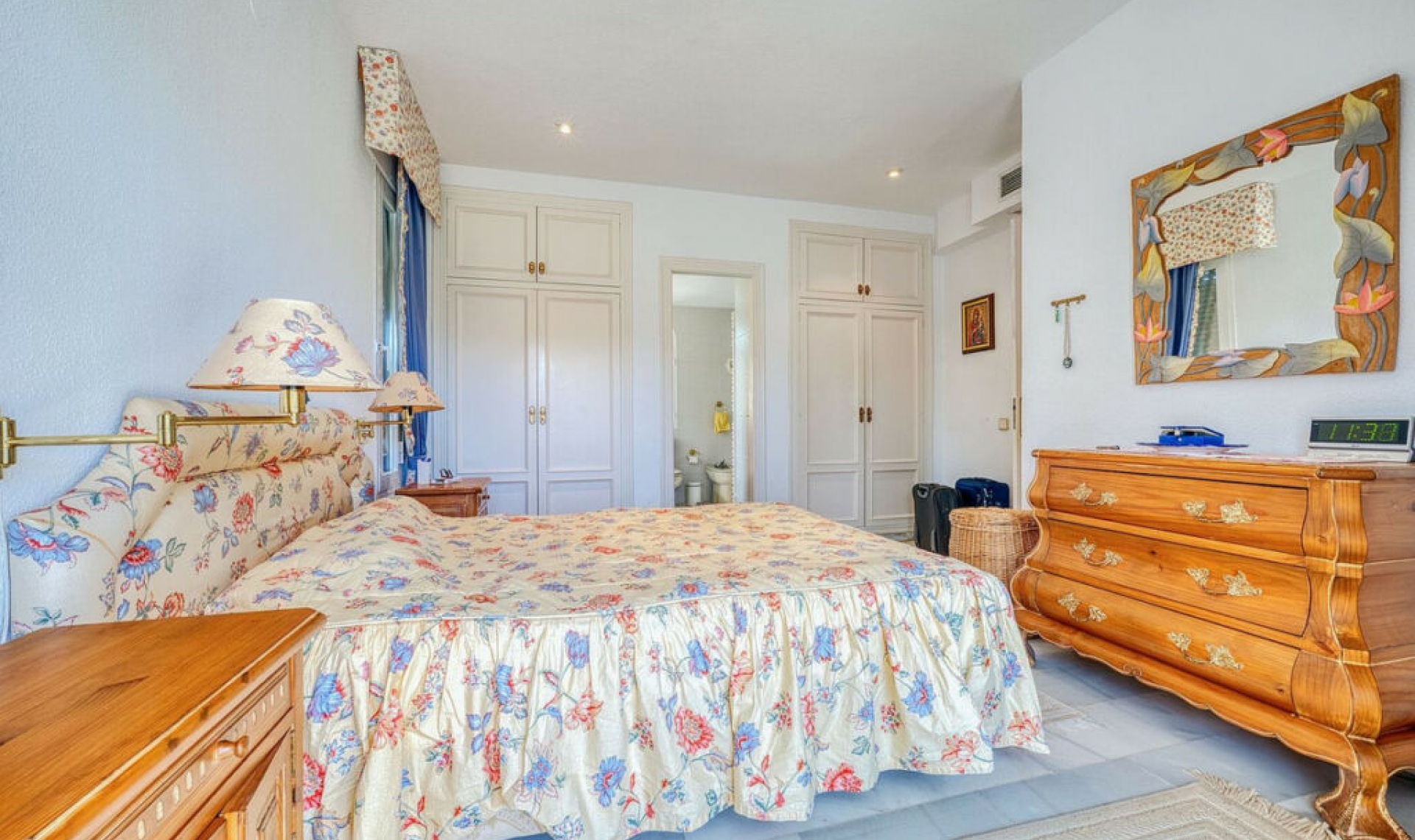 Resale - House -
Nueva Andalucía