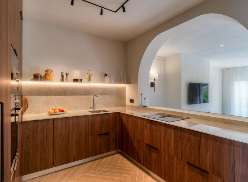 Resale - House -
Nueva Andalucía