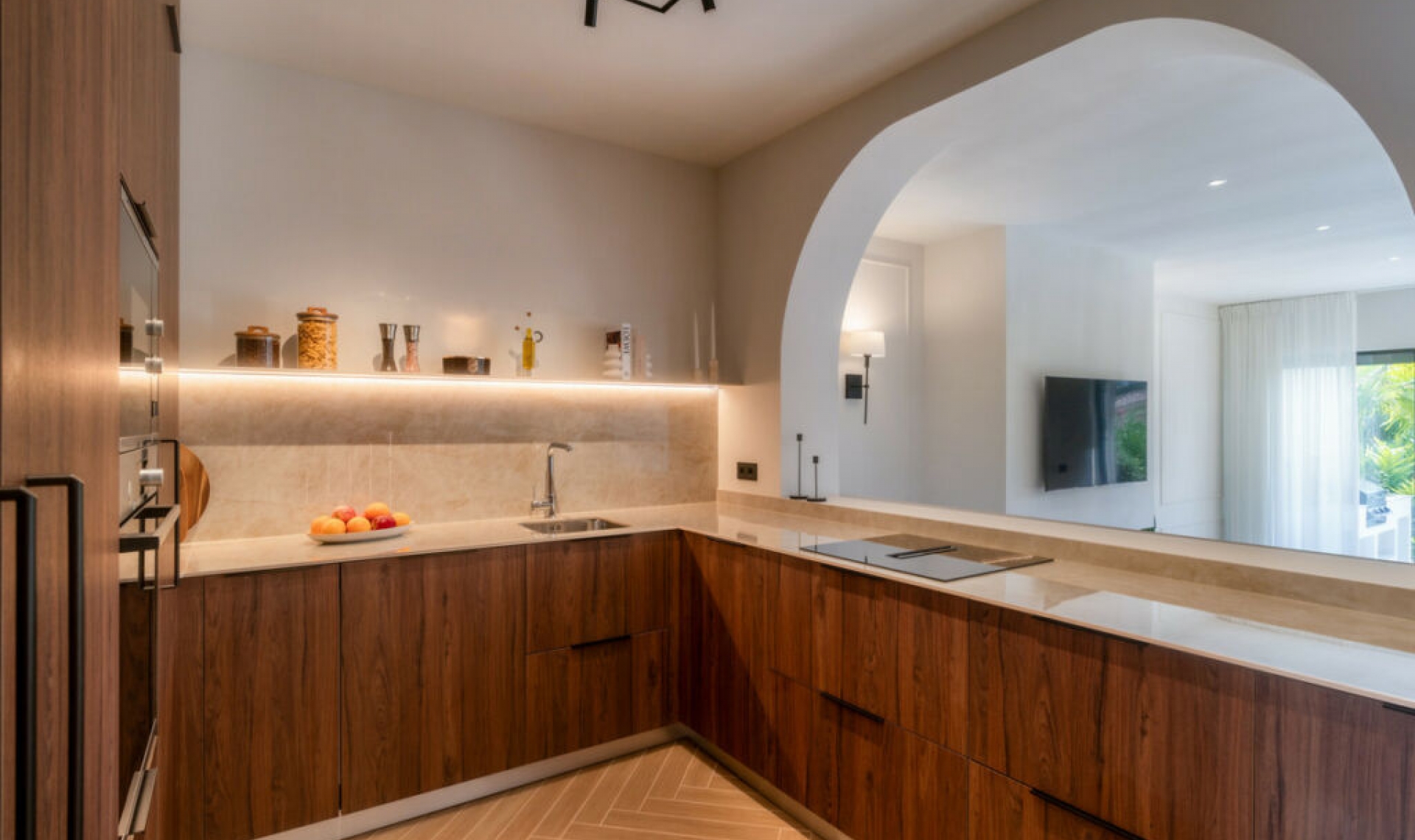 Resale - House -
Nueva Andalucía