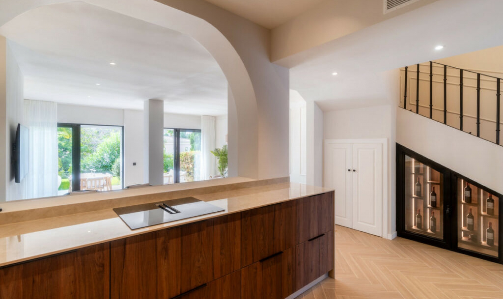 Resale - House -
Nueva Andalucía