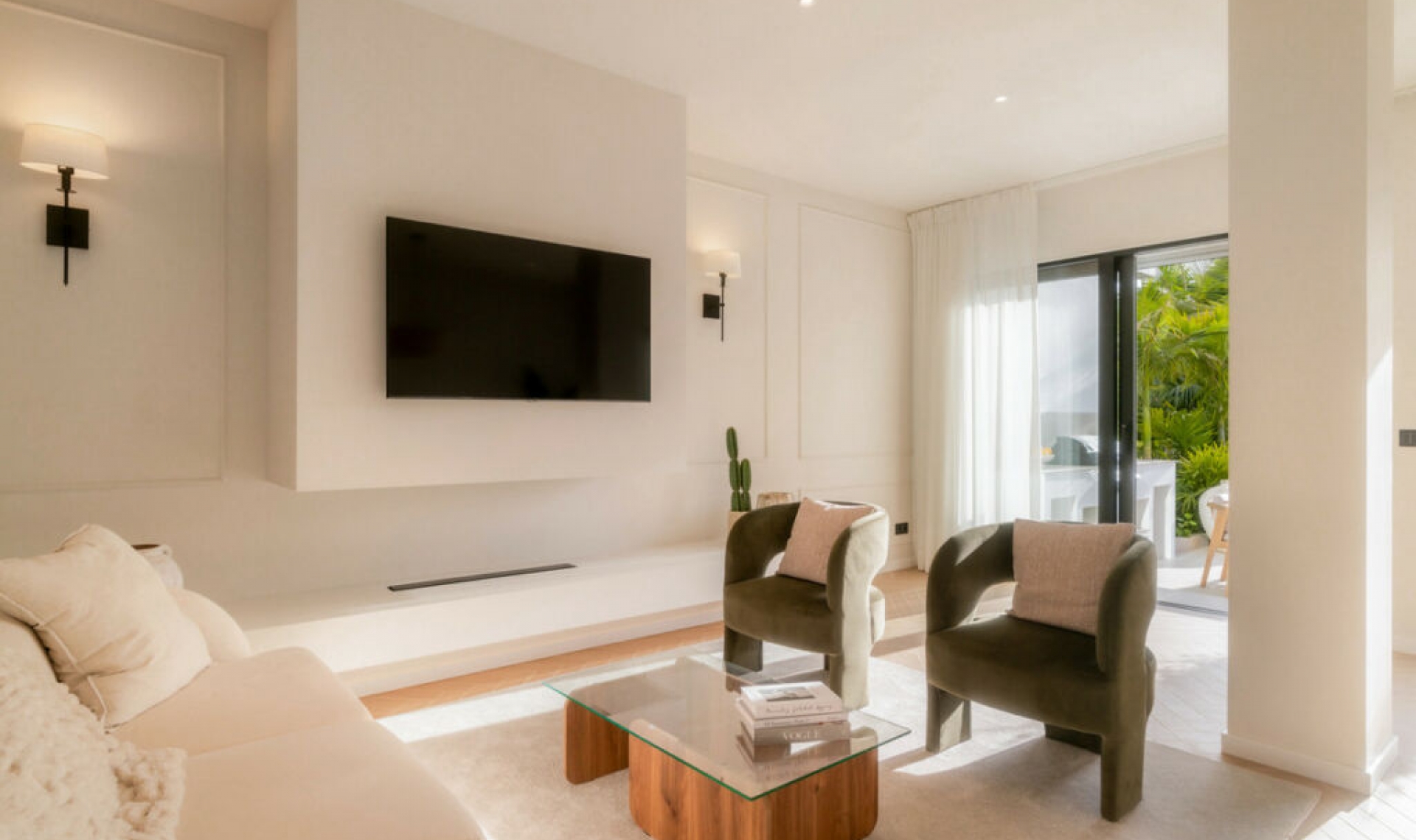 Resale - House -
Nueva Andalucía