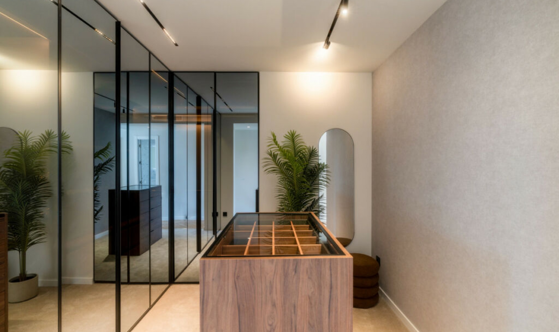 Resale - House -
Nueva Andalucía