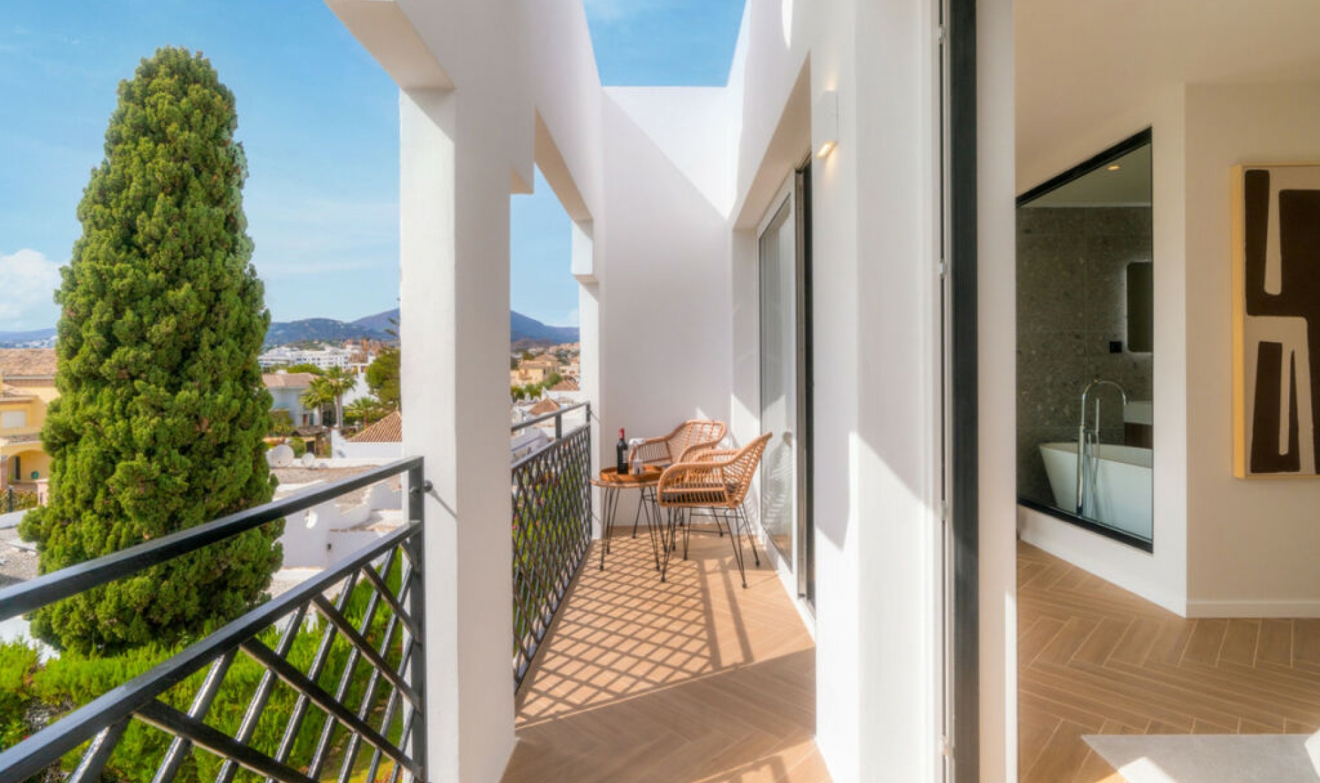 Resale - House -
Nueva Andalucía