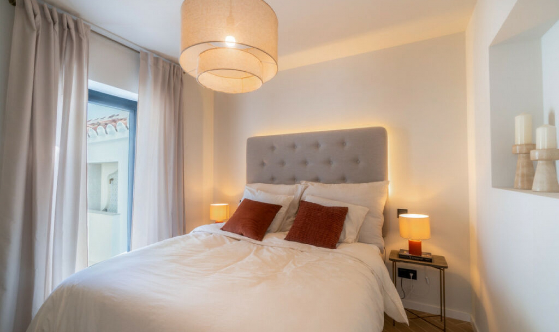 Resale - House -
Nueva Andalucía