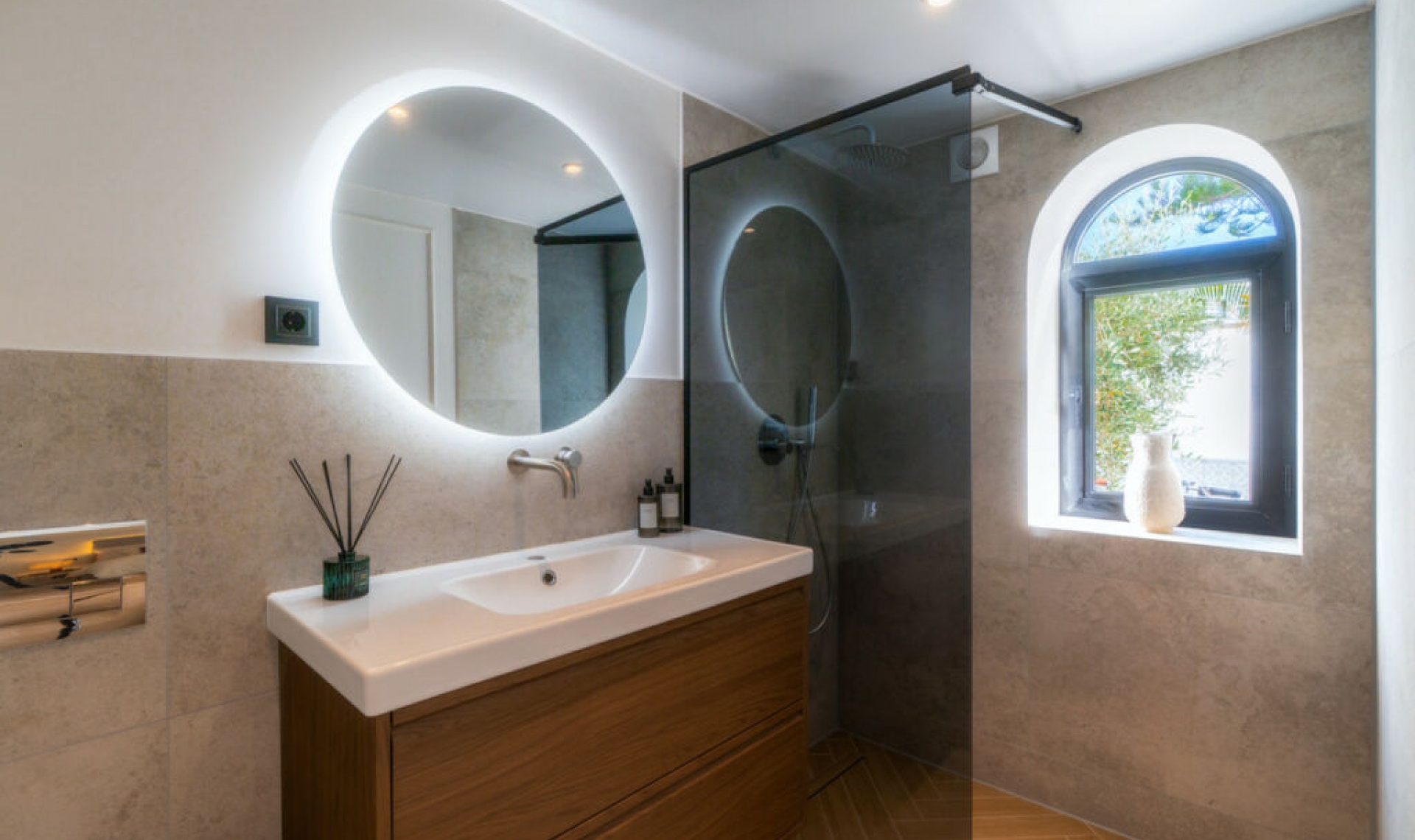 Resale - House -
Nueva Andalucía