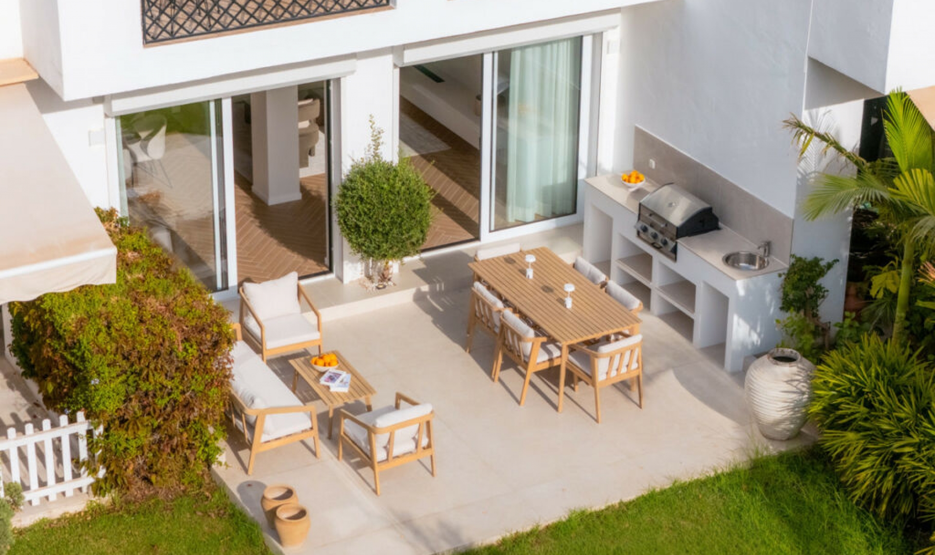 Resale - House -
Nueva Andalucía