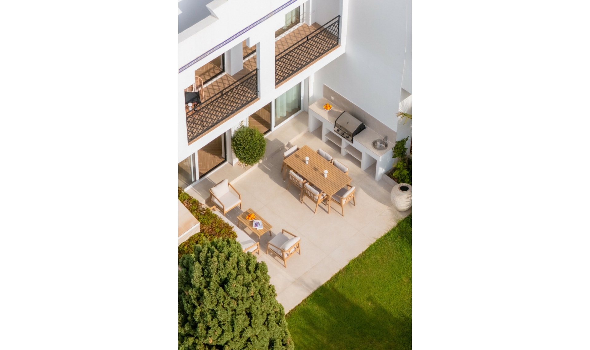 Resale - House -
Nueva Andalucía