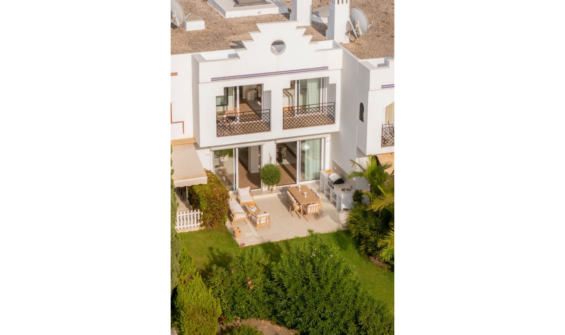 Resale - House -
Nueva Andalucía