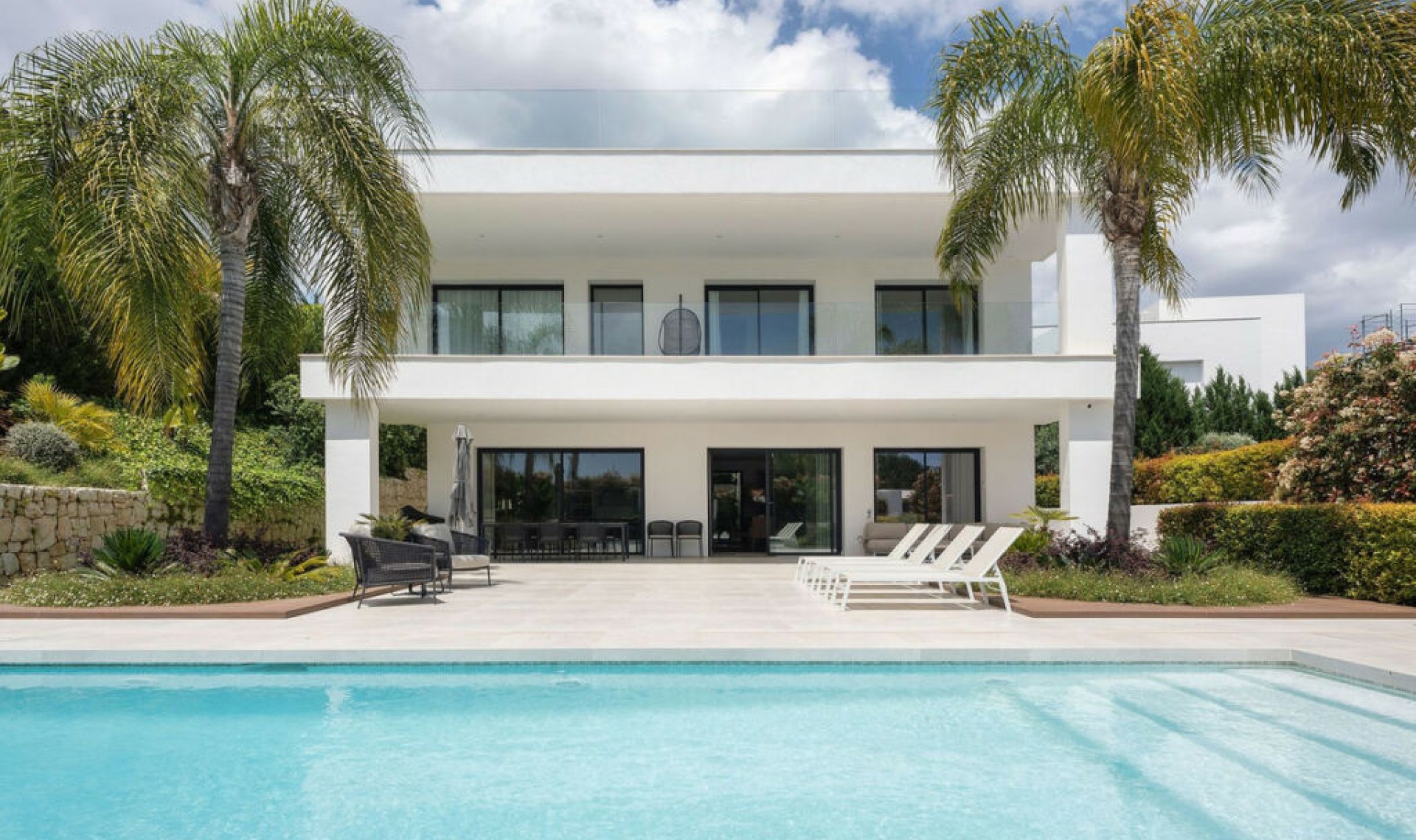 Resale - House -
Nueva Andalucía