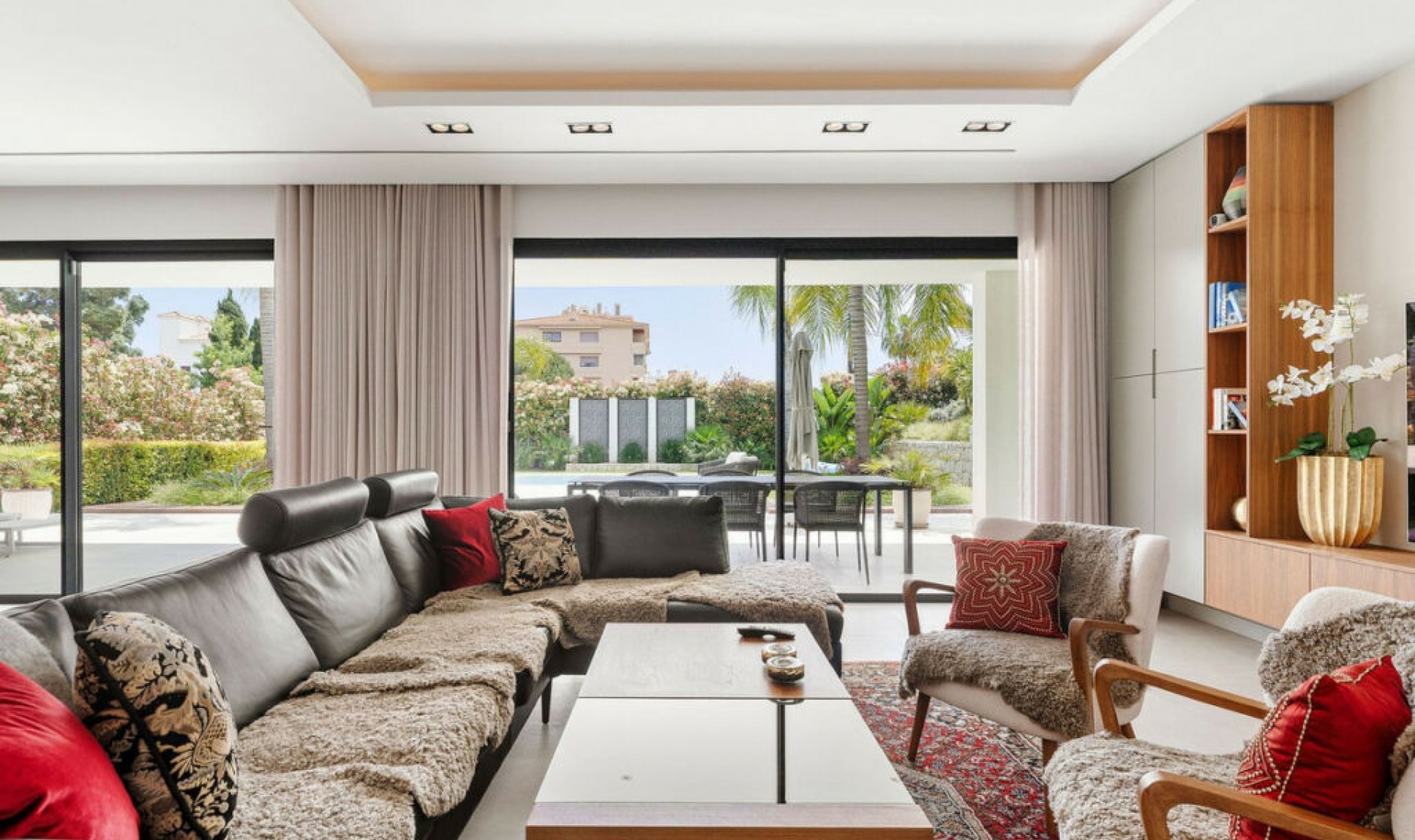 Resale - House -
Nueva Andalucía