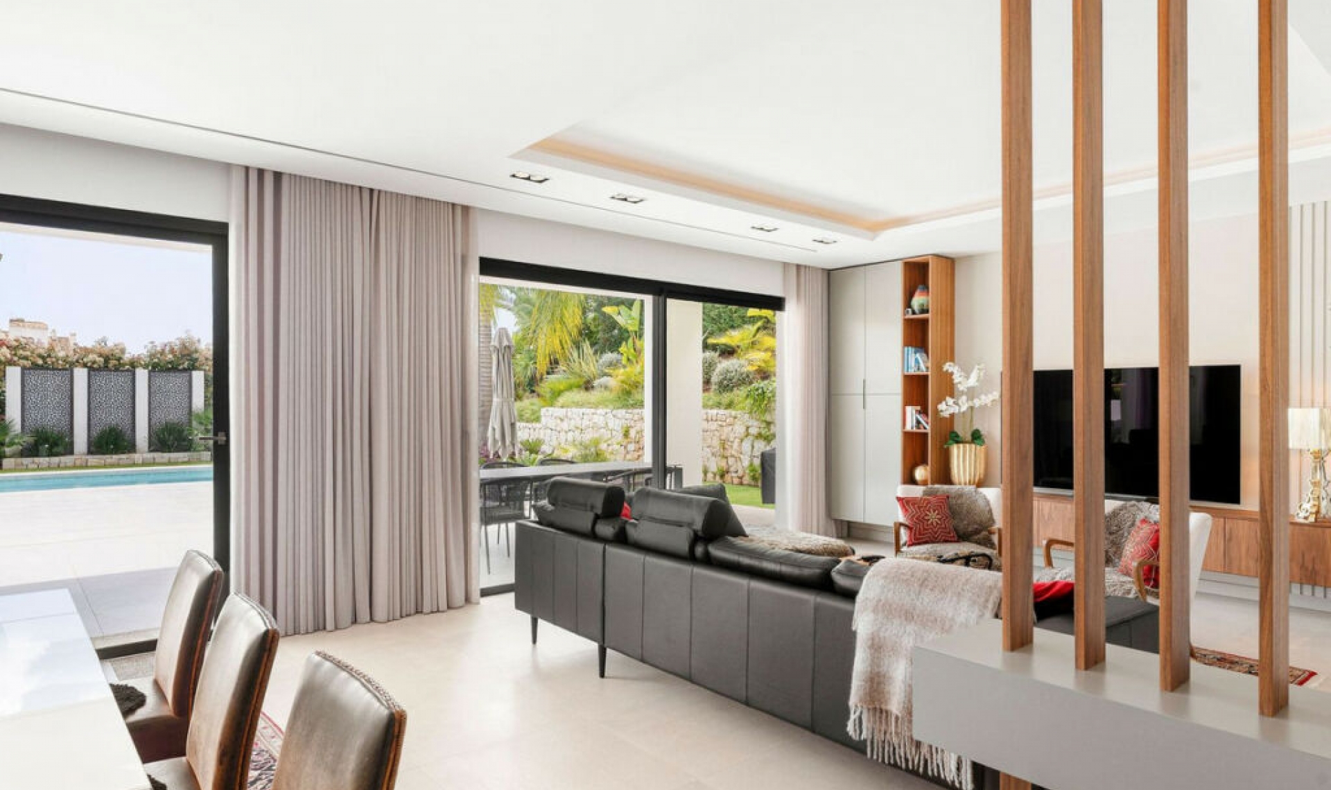 Resale - House -
Nueva Andalucía