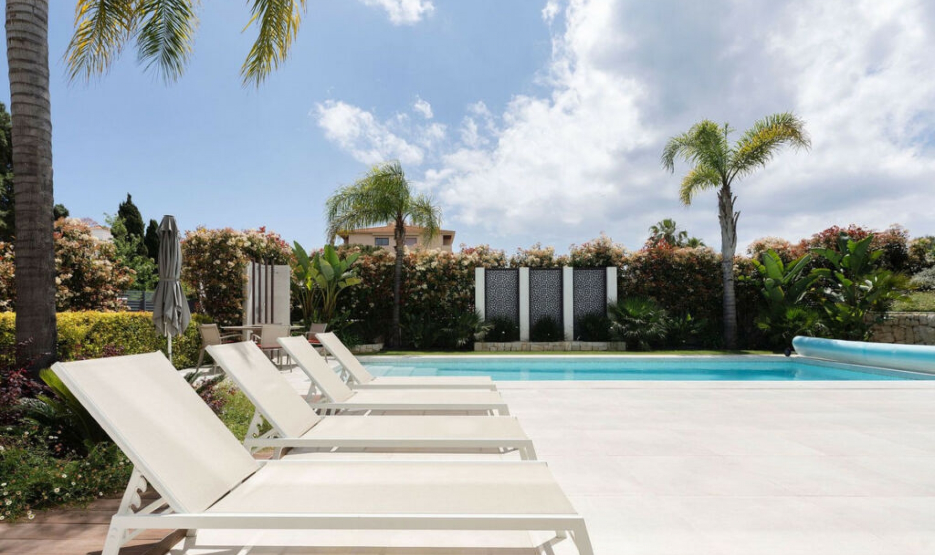 Resale - House -
Nueva Andalucía