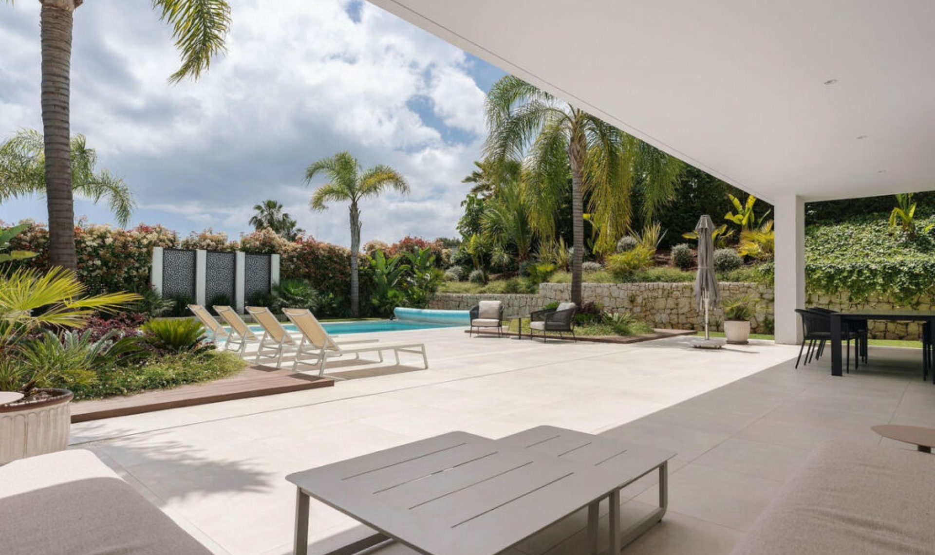 Resale - House -
Nueva Andalucía