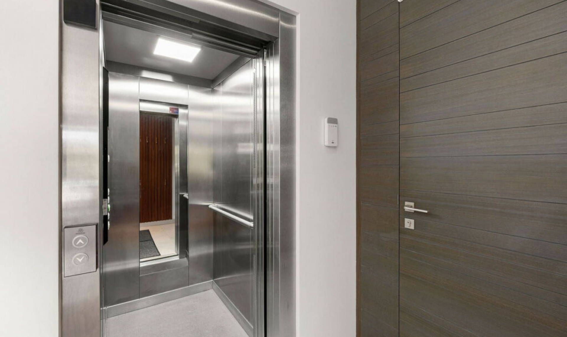 Resale - House -
Nueva Andalucía