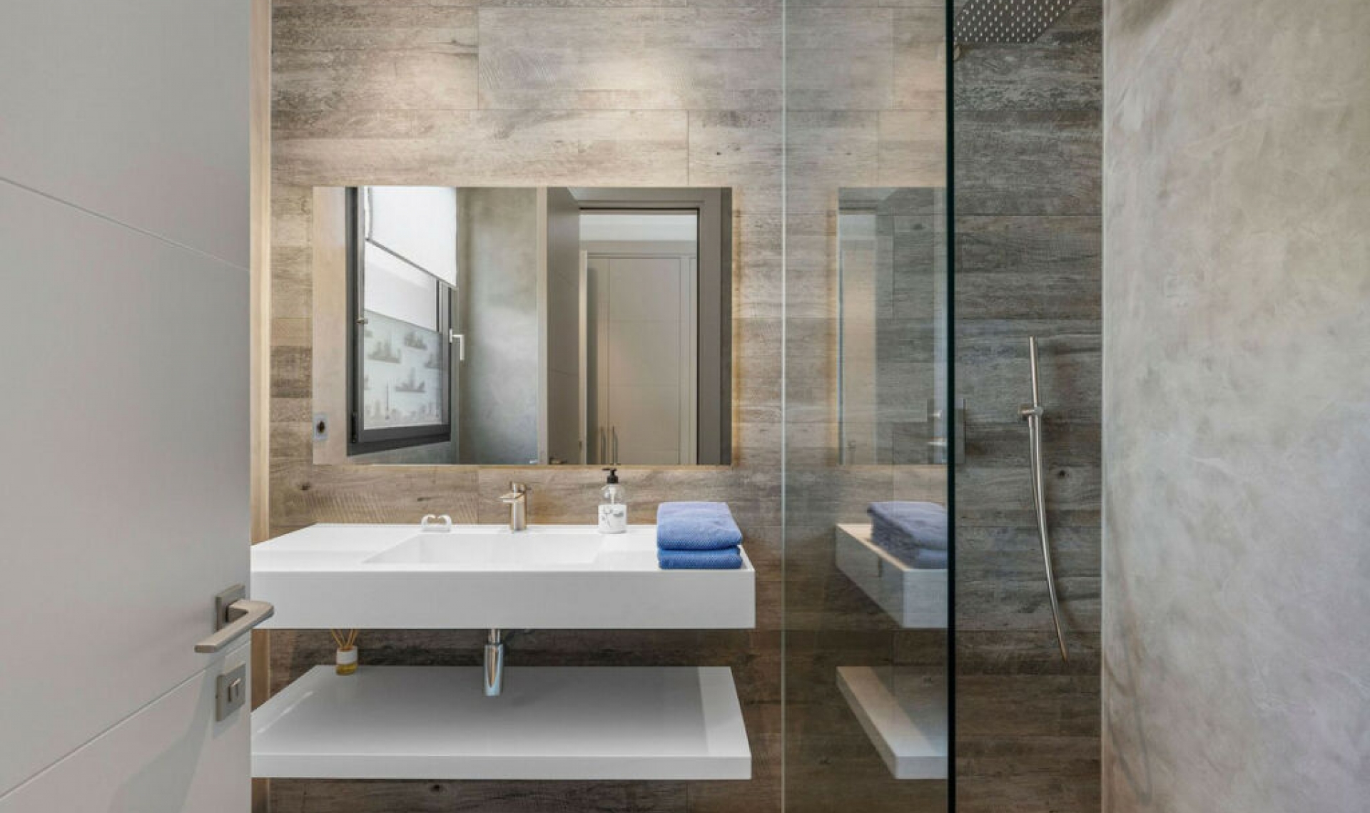 Resale - House -
Nueva Andalucía