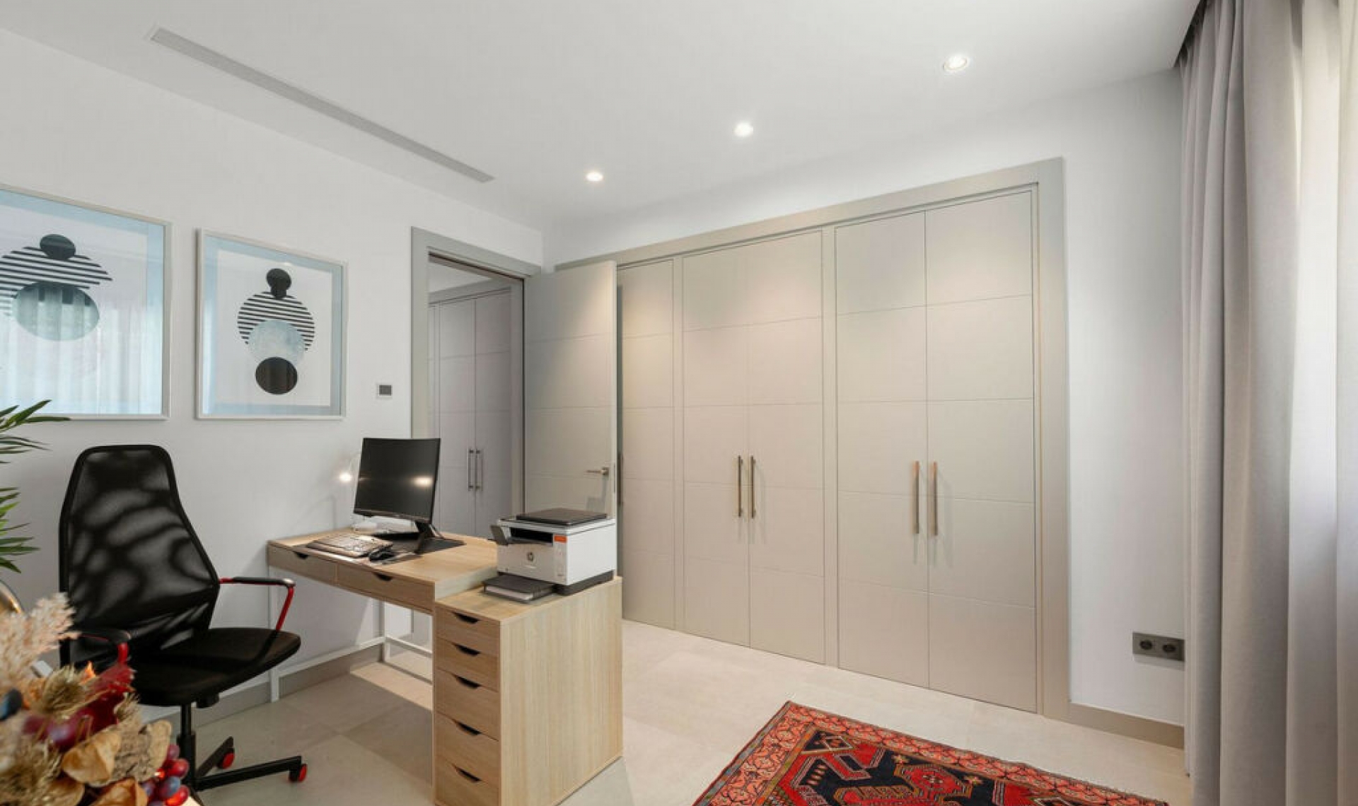 Resale - House -
Nueva Andalucía