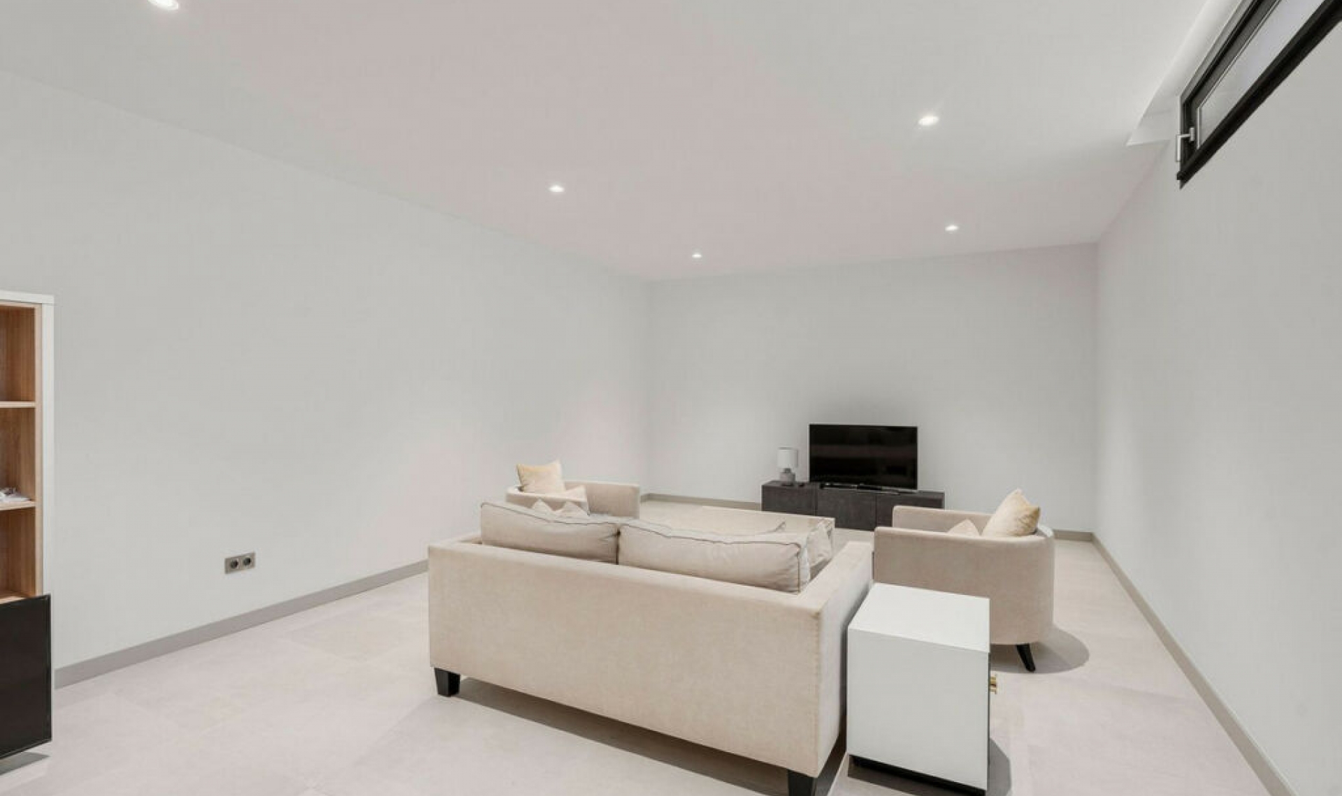 Resale - House -
Nueva Andalucía