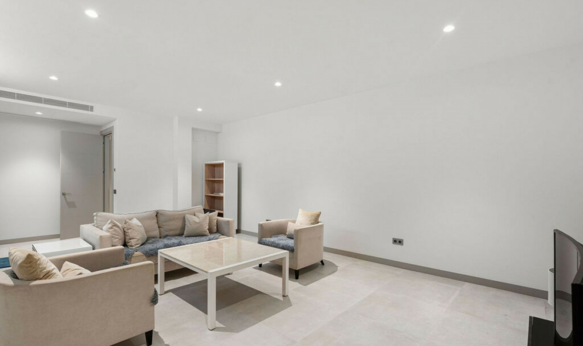 Resale - House -
Nueva Andalucía