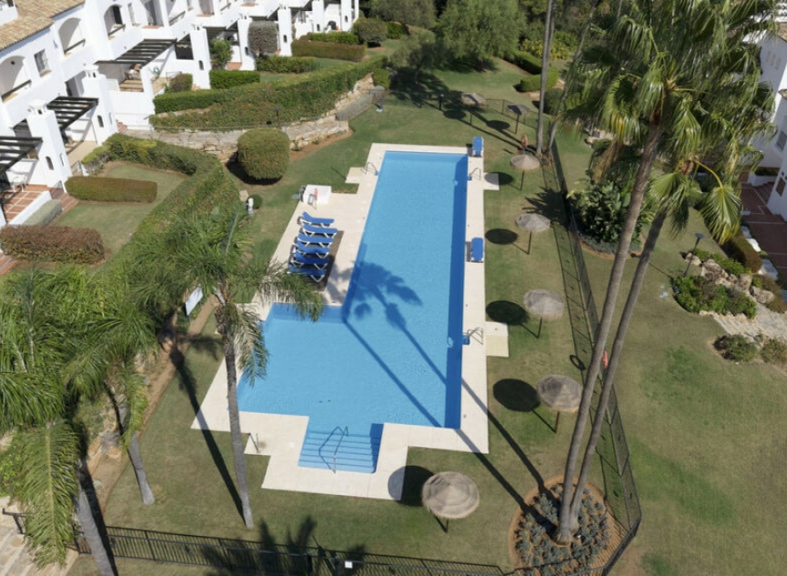 Resale - House -
Nueva Andalucía