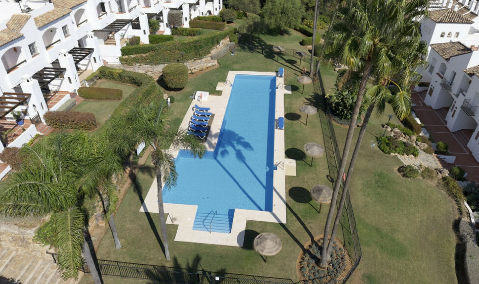 Resale - House -
Nueva Andalucía