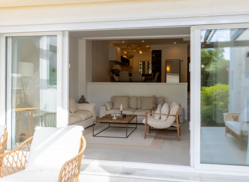 Resale - House -
Nueva Andalucía