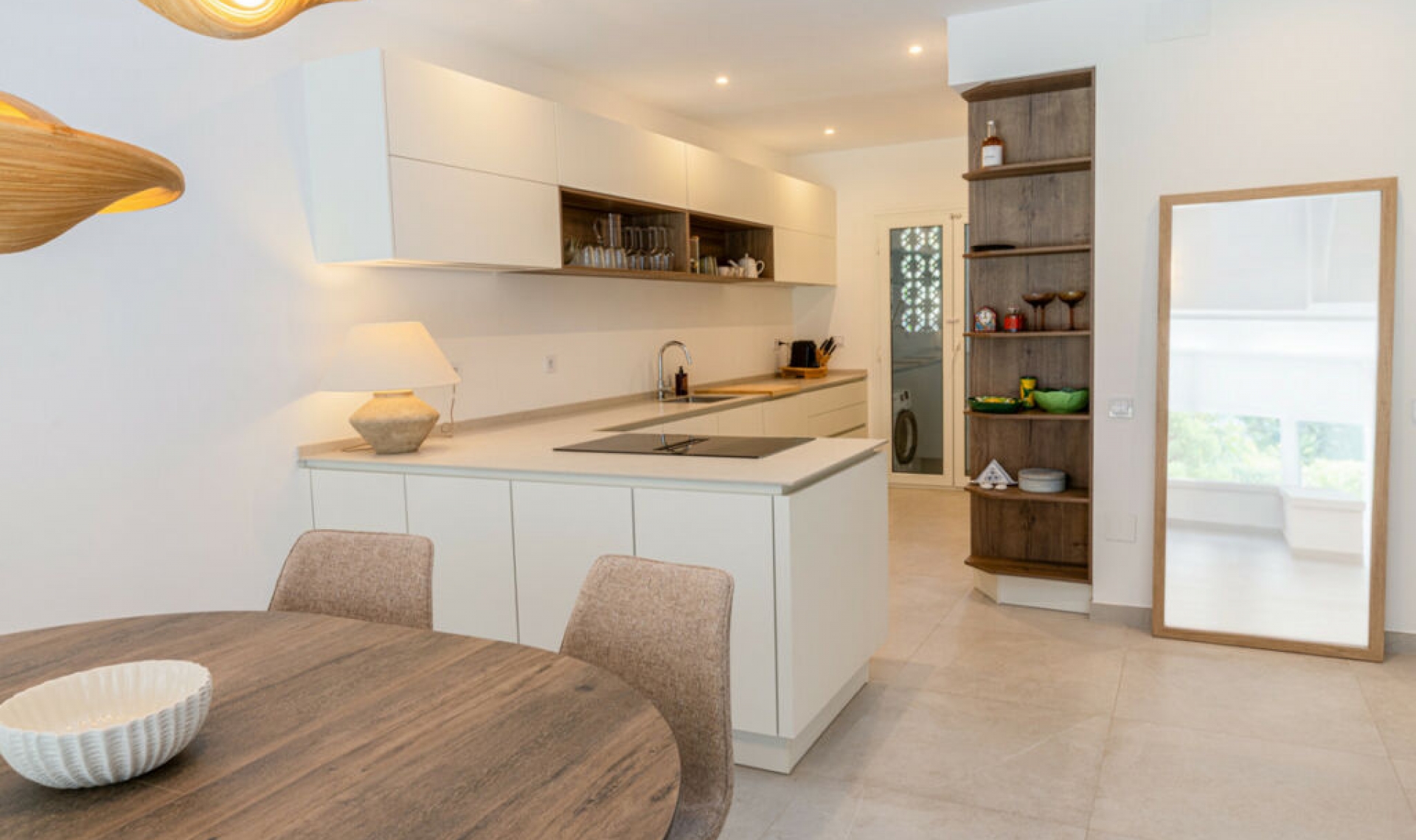 Resale - House -
Nueva Andalucía