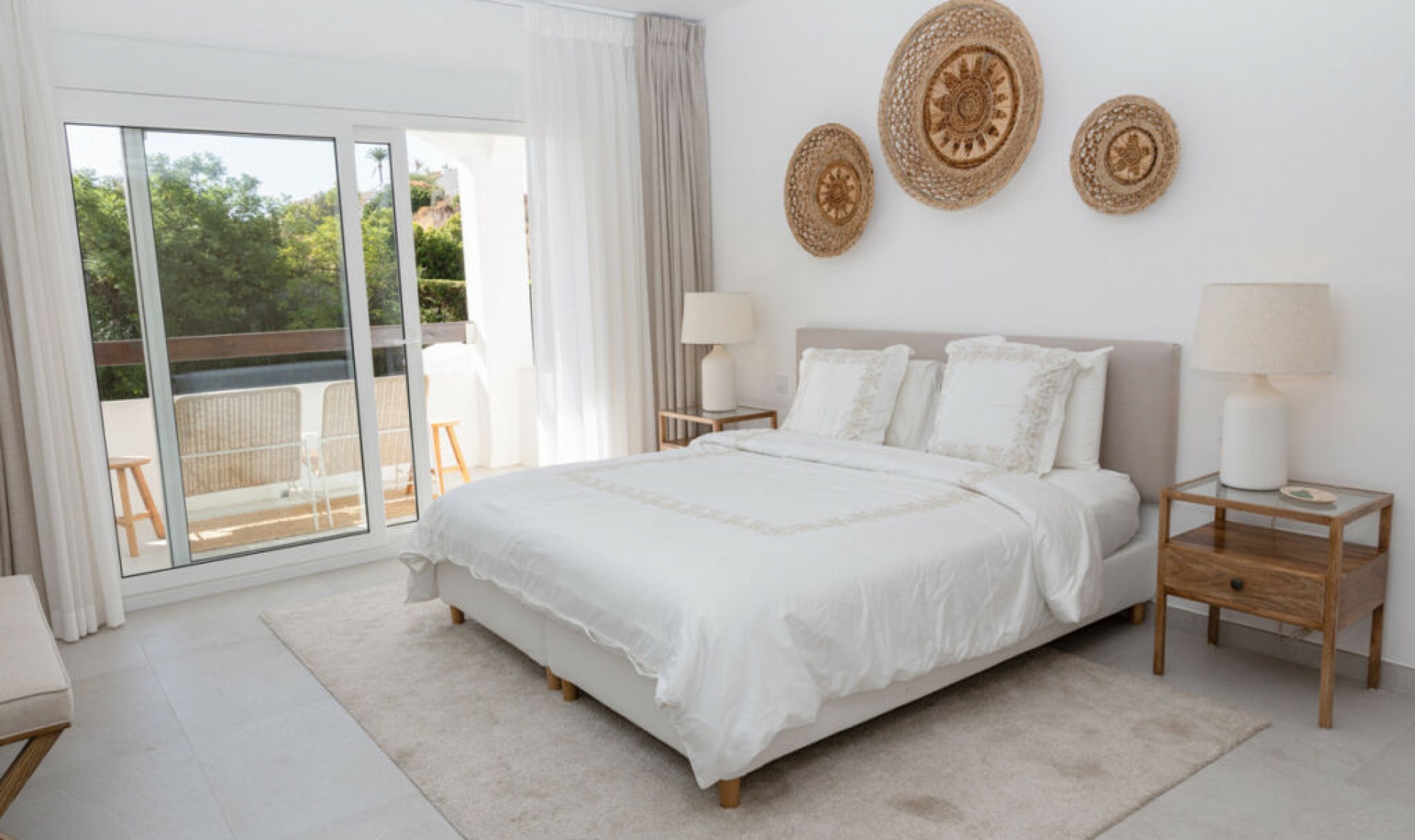 Resale - House -
Nueva Andalucía