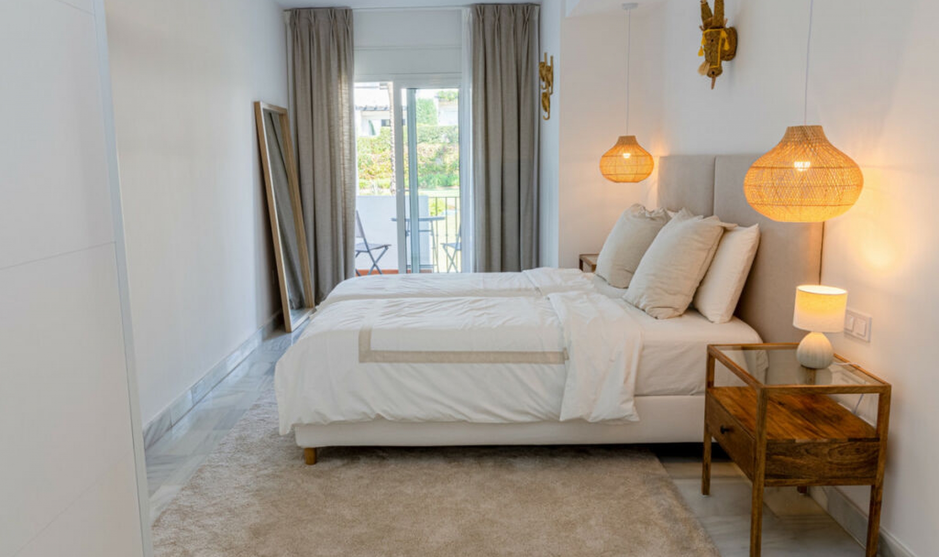 Resale - House -
Nueva Andalucía