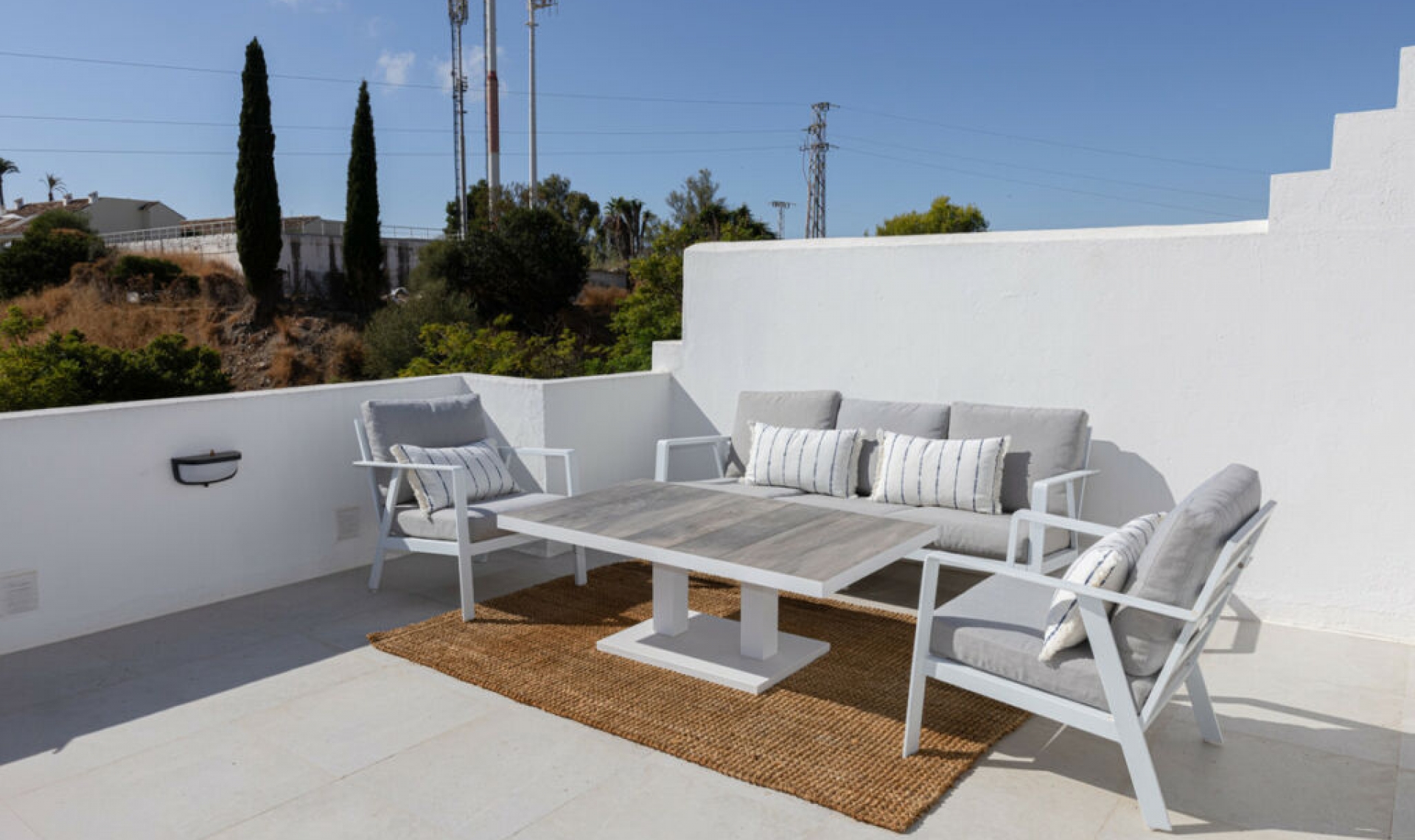 Resale - House -
Nueva Andalucía