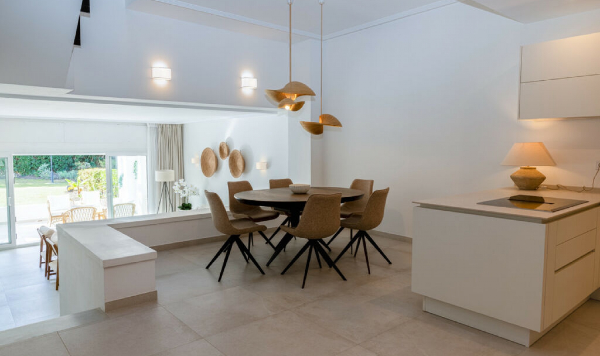 Resale - House -
Nueva Andalucía